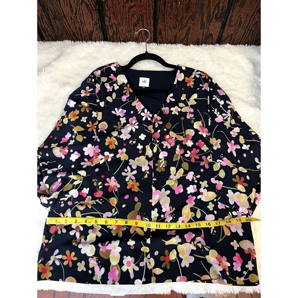 Cabi Charm Blouse Floral Black V-neck Size S Style# 3695 - Picture 6 of 10
